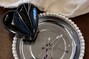 Magnetic Pin Holder Dish Décor