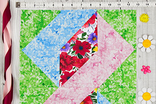 Ribbon Pole Quilt Block